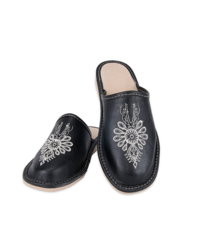 Damskie pantofle haftowane: Parzenica - folk